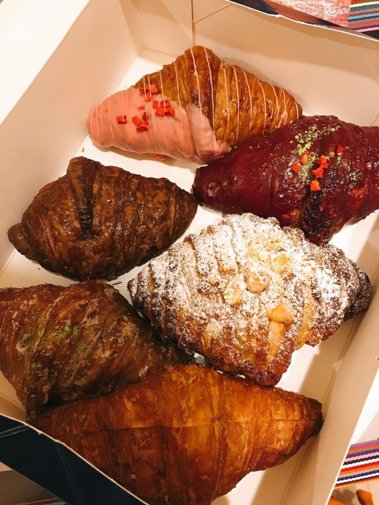 bánh âu croissant thơm ngon