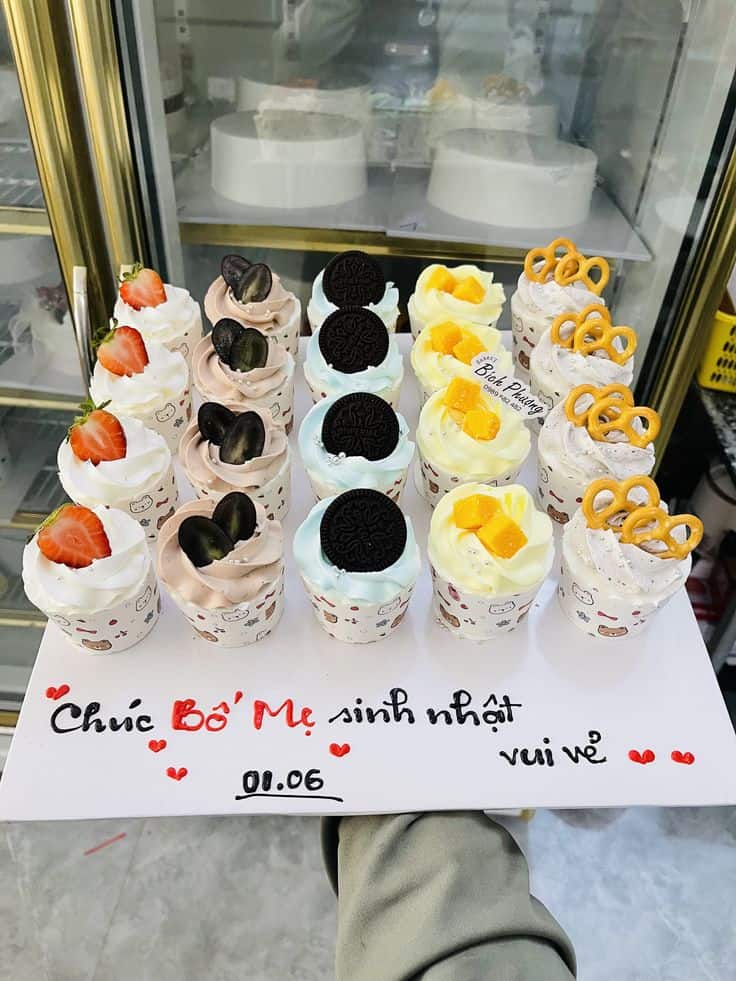 Cupcake Sinh Nhật Trái Cây Tươi