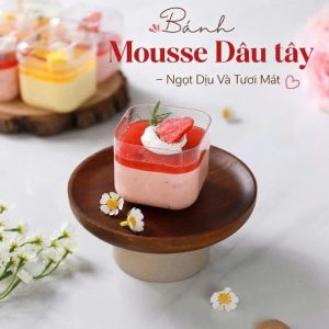 Bánh mousse dâu tây
